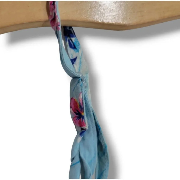 No Boundaries Juniors blue Hawaiian Tropical print Smocked Cropped top - medium - Picture 4 of 7